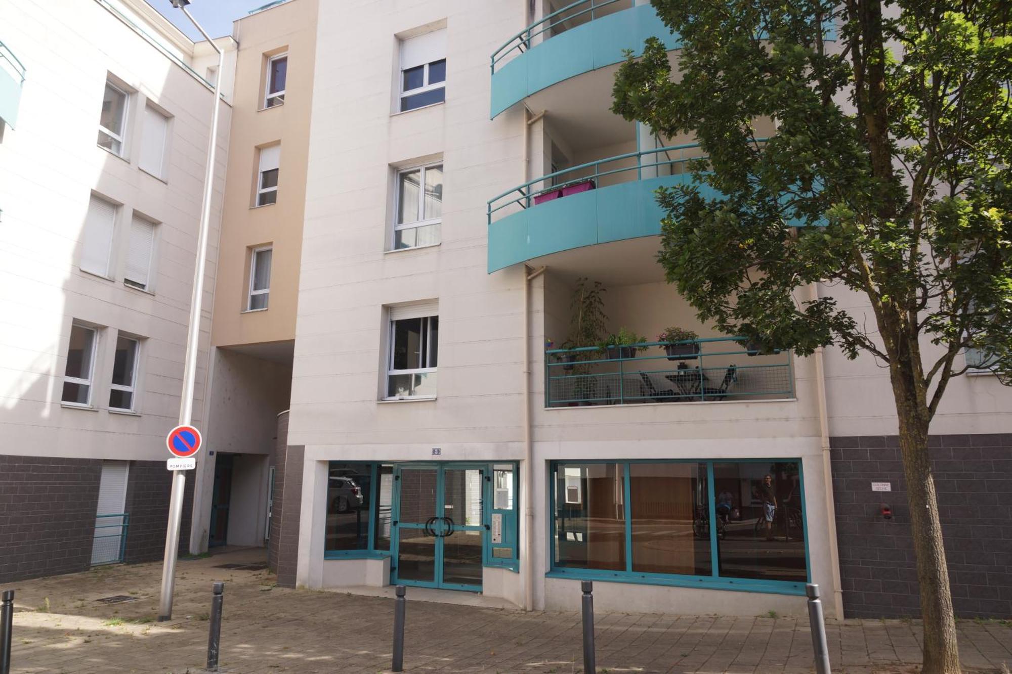 Le Pompidou T2 Pour 2 A 4 Pers Avec Parking Prive & Balcon Place Ney 昂热 外观 照片